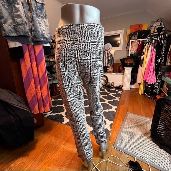 MICHAEL Michael Kors Plaid Cropped Pants Size Medium - Picture 3 of 10